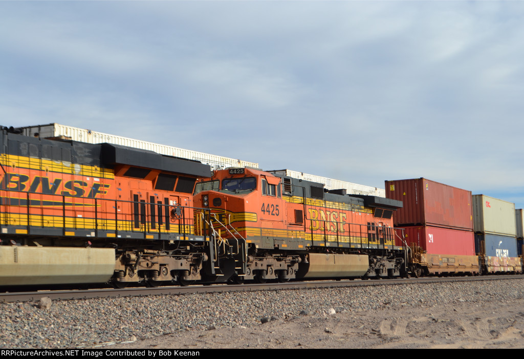 BNSF 4435